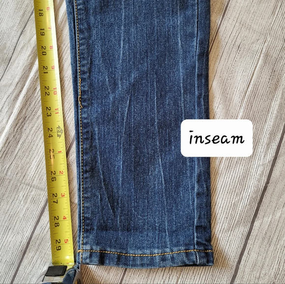 Coogi Women's Distressed Skinny Jeans •Size 7/8• - Picture 9 of 11